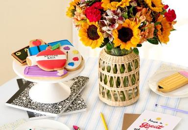 Header navigation sub menu